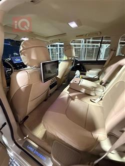 تۆیۆتا لاند کروزەر